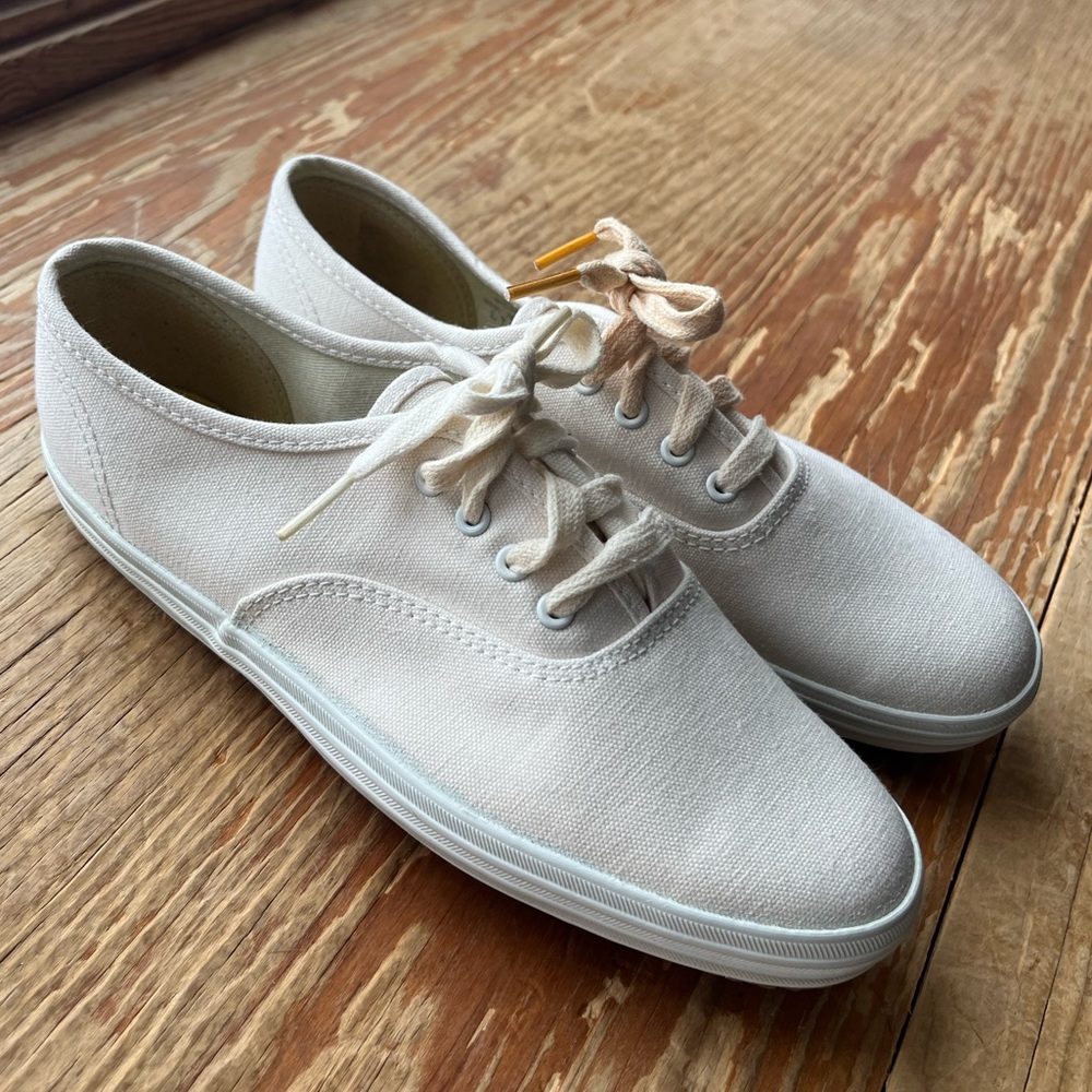 Keds sneakers 70’s vintage. New. Size 6 cream/ivory